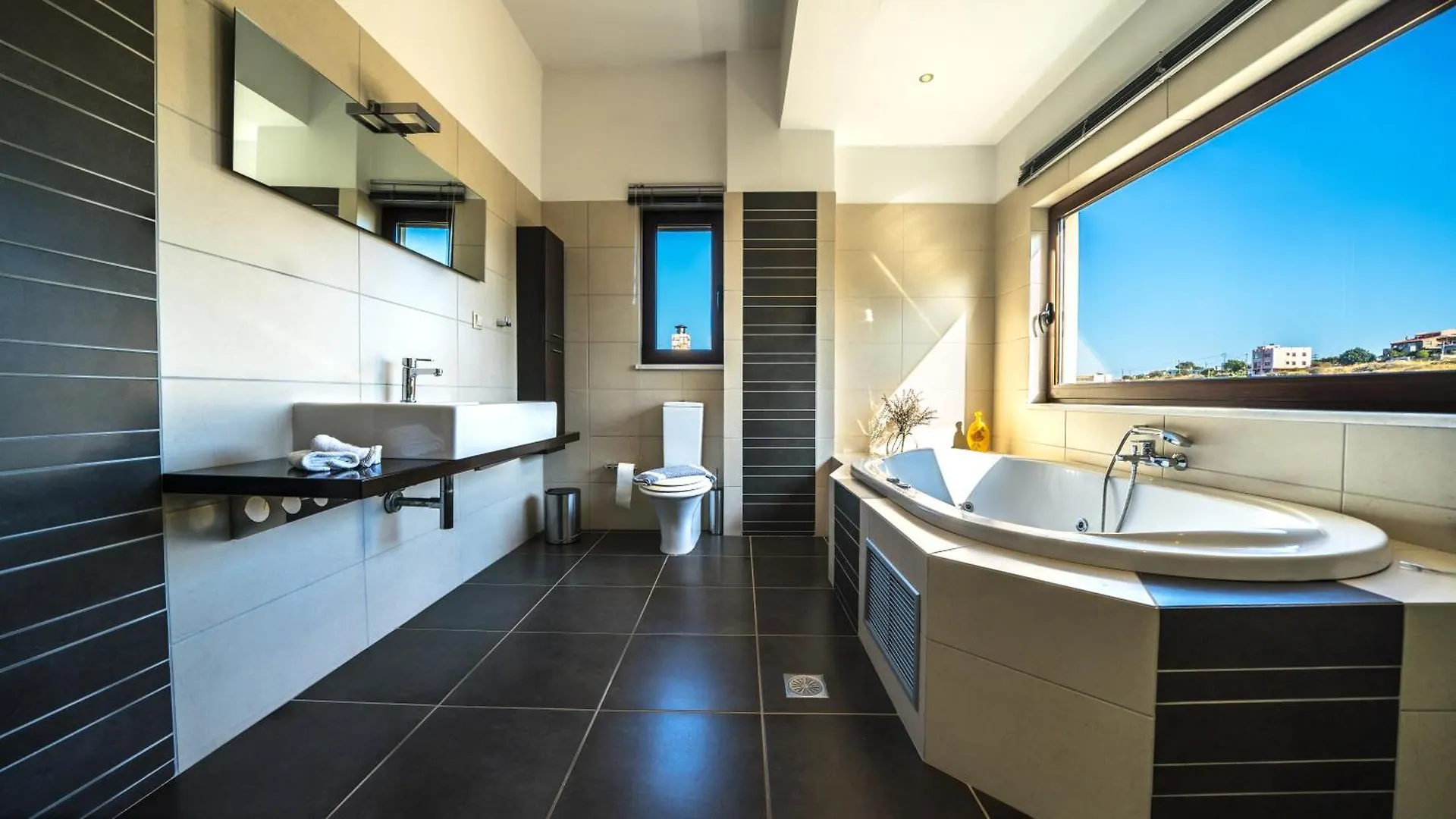 Villa Silvia Heated Pool&Jacuzzi Megala Chorafia